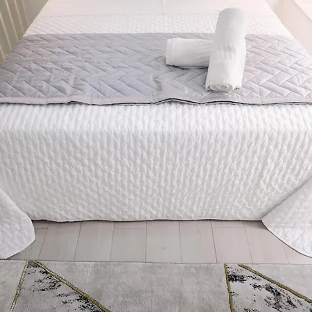 Dina House شقة نازاريه
