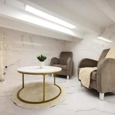 Dina House Appartamento