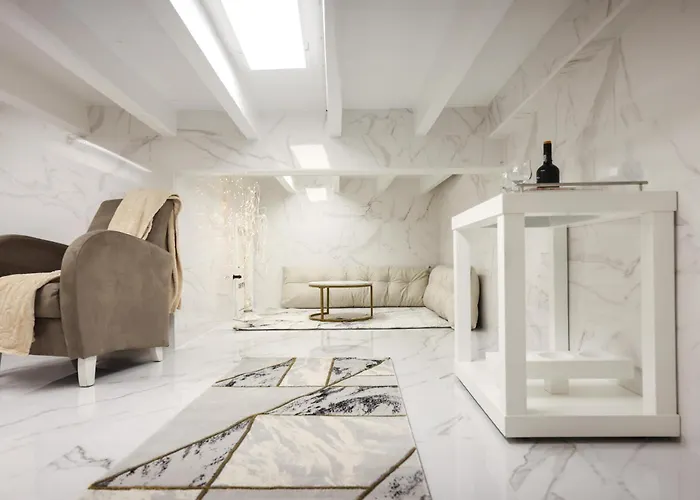 Dina House * Nazaré